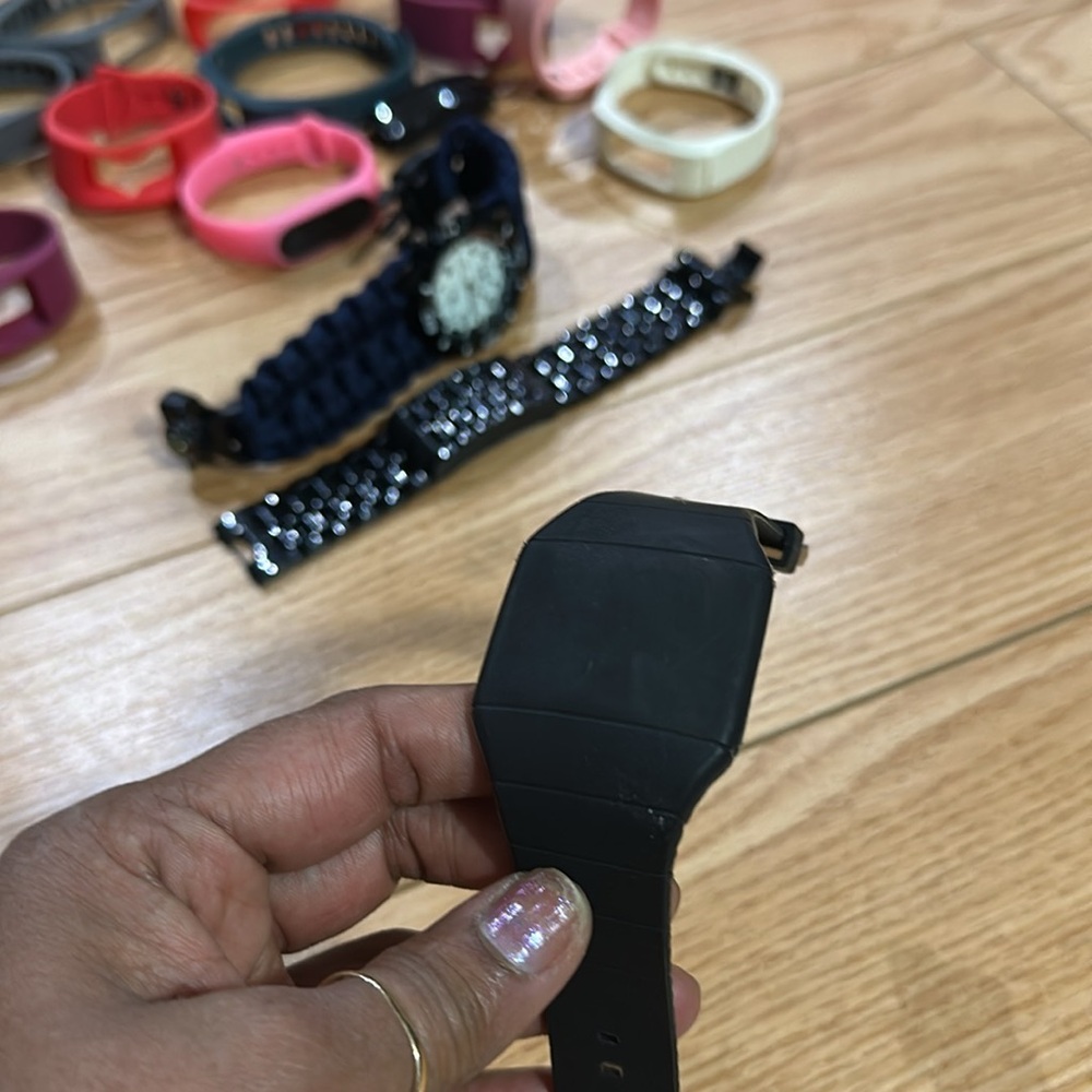Colorful watches Tracker Bands Collection - Picture 3 of 8